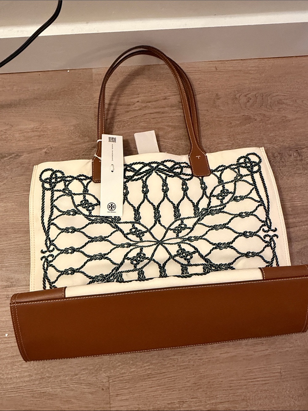 NWT Tory burch Ella tote - Picture 4 of 4